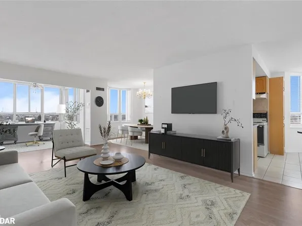 100 County Court Blvd #503, Brampton, ON L6W 3X1