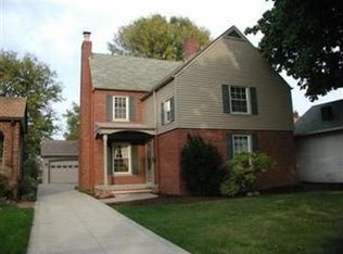 18019 Maplecliff Rd, Cleveland, OH 44119