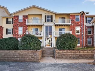 1464 Hawks Nest Dr, Saint Charles, MO 63303