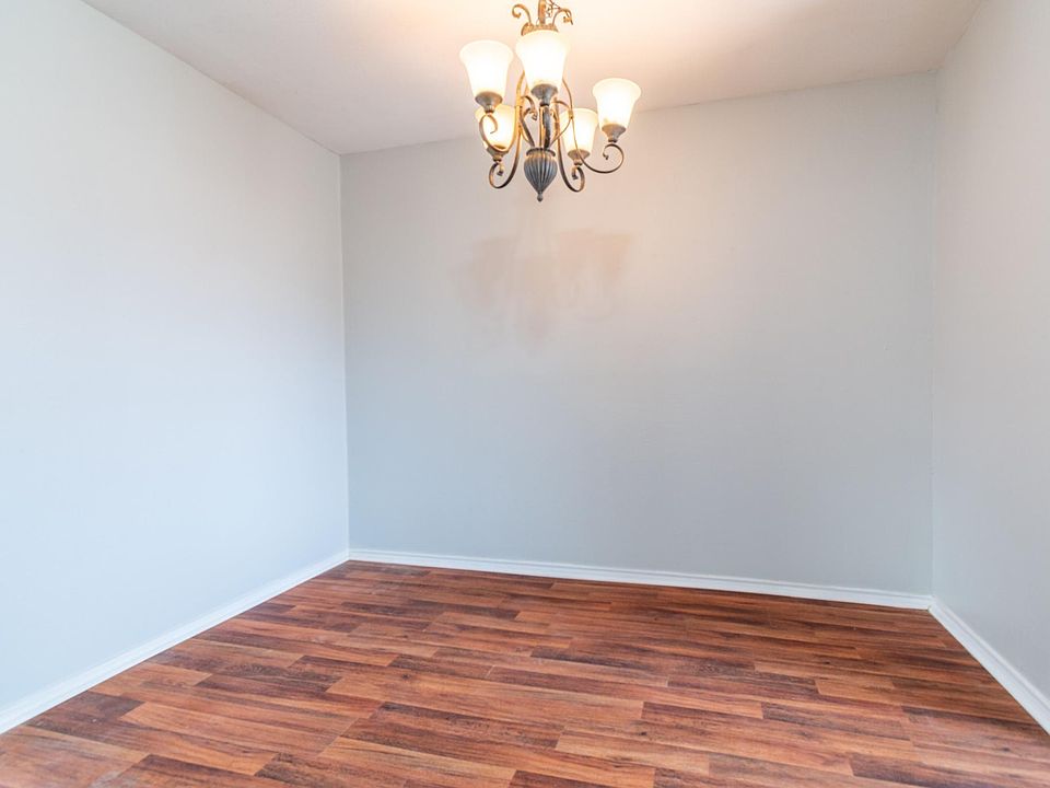 1st image of 1908 W Lawson St