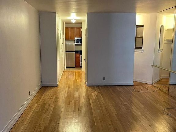 3rd image of 434 E 58th St #B3
