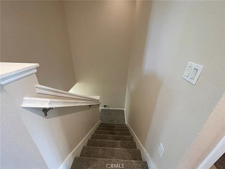 501 W Maple Ave — Photo 24