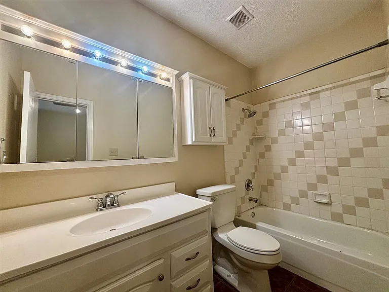 2915 Roxboro Rd — Photo 16