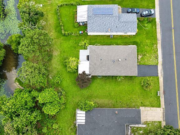 4th image of 350 Barbados Dr N
