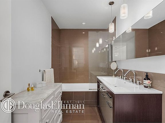 5th image of 125 N 10th St APT S3f