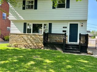 7800 Salisbury Dr, Parma, OH 44129