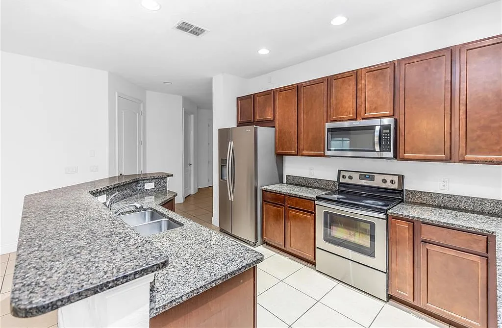 4 bed, 3.5 bath, 2386 sqft, $3,450 — Photo 4