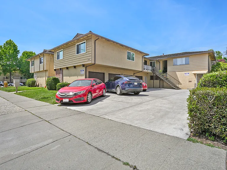 1235 Francisco Ave #C — Photo 2