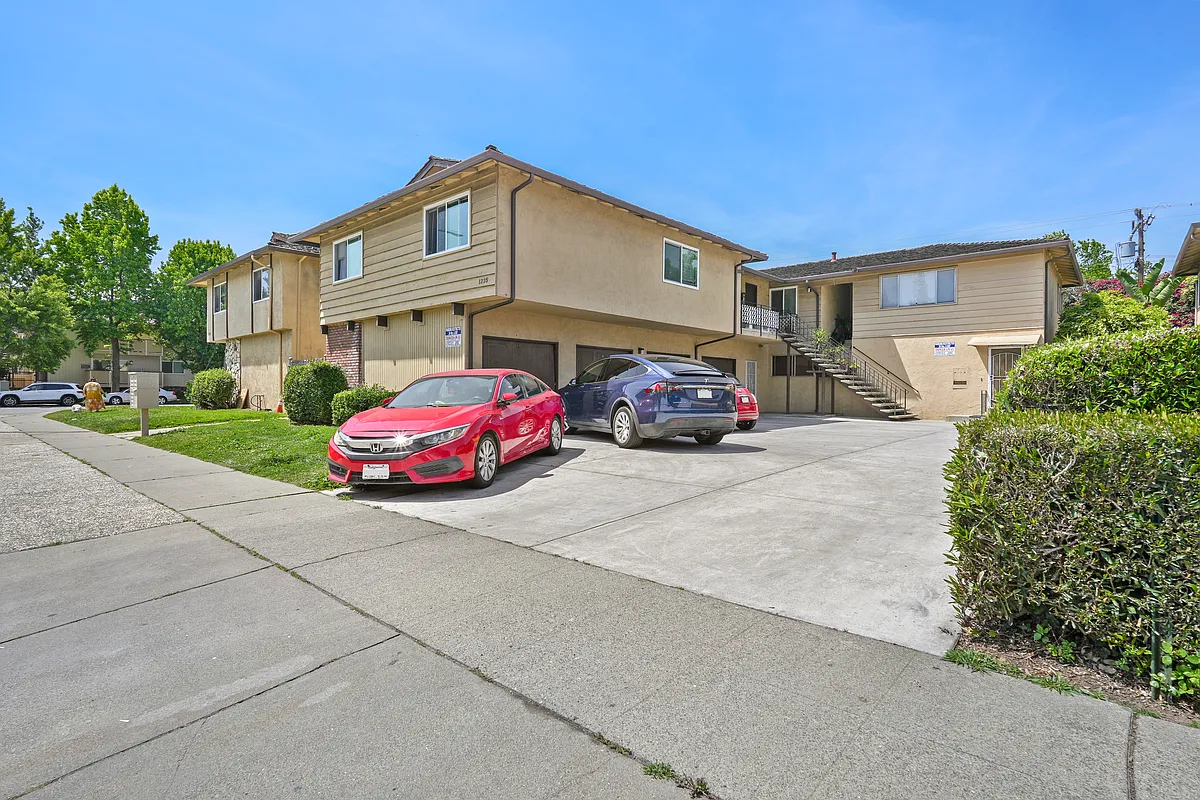 Building Photo - 1235 Francisco Ave #C