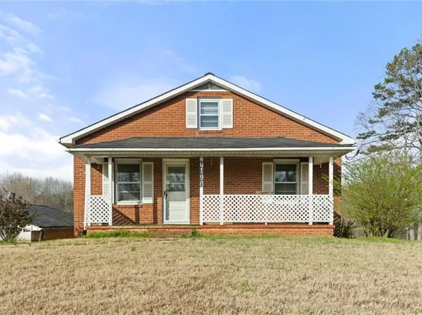 6190 Salem Chapel Rd, Walnut Cove, NC 27052