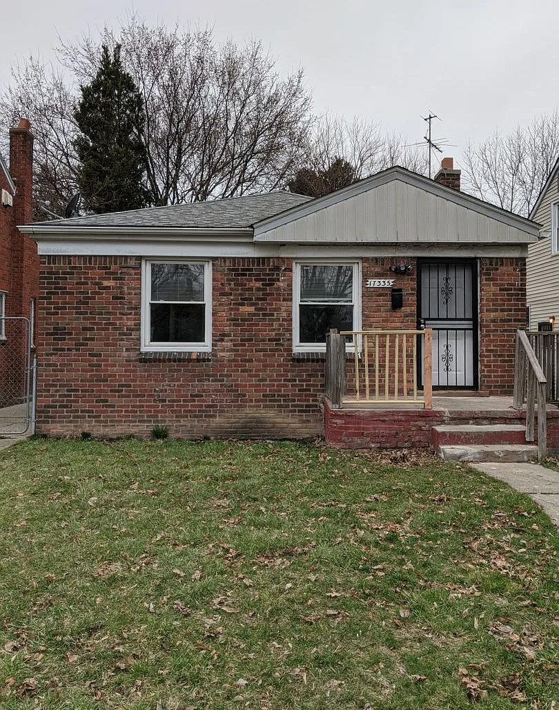 17335 Teppert - 2 Beds & 1 Bath For Rent! — Photo 1