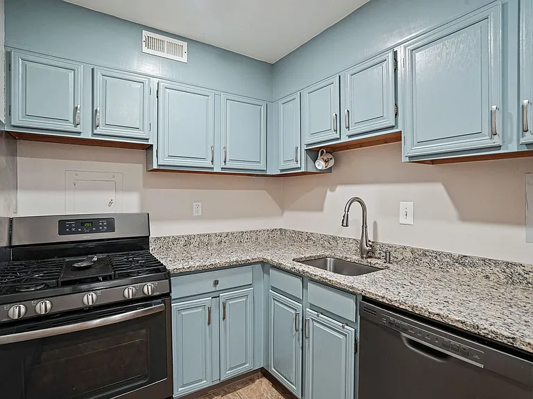 300 M St SW #806N — Photo 10