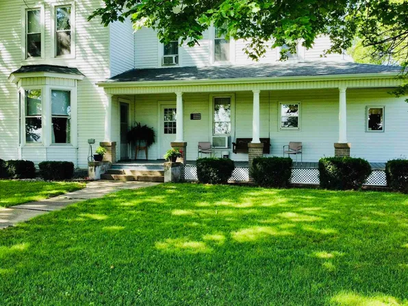 1536 60th Ave, Aledo, IL 61231