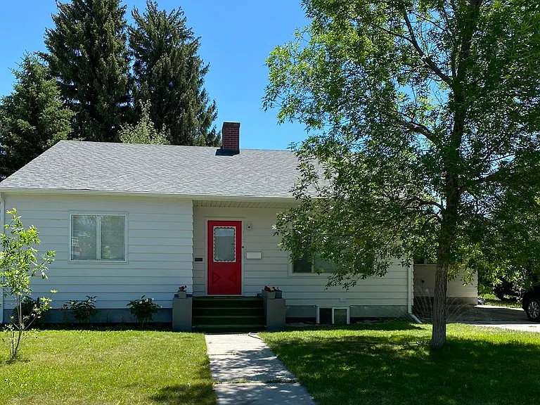 810 S Washington St — Photo 1
