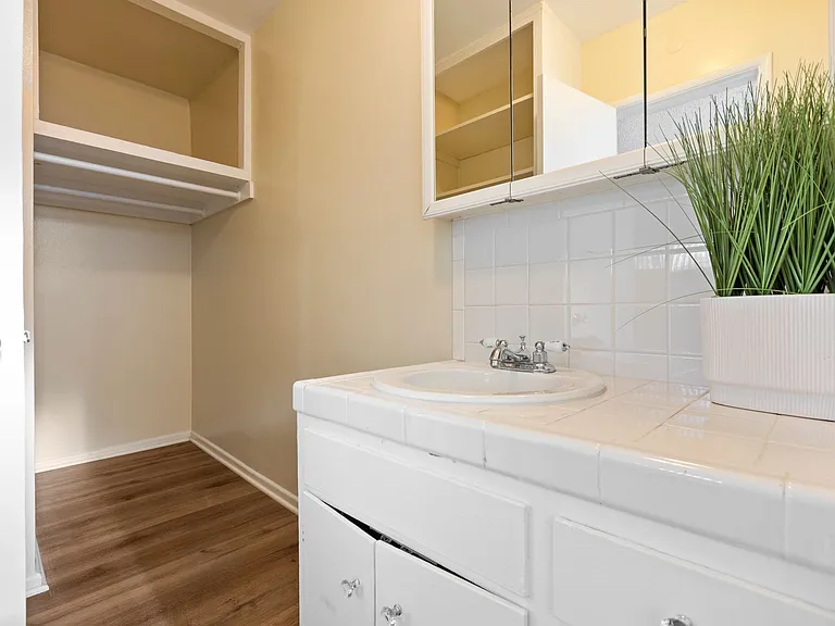 5105 Bakman Ave #18 — Photo 9