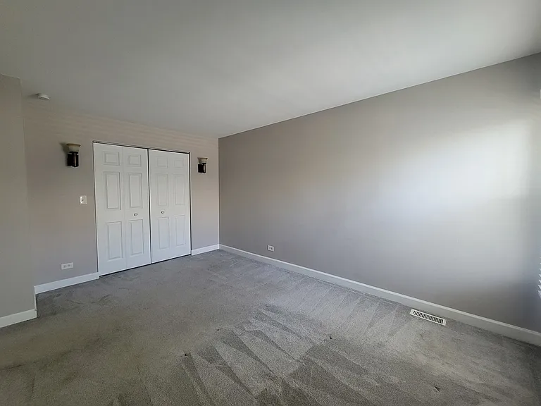 2211 Dorchester Ct — Photo 7