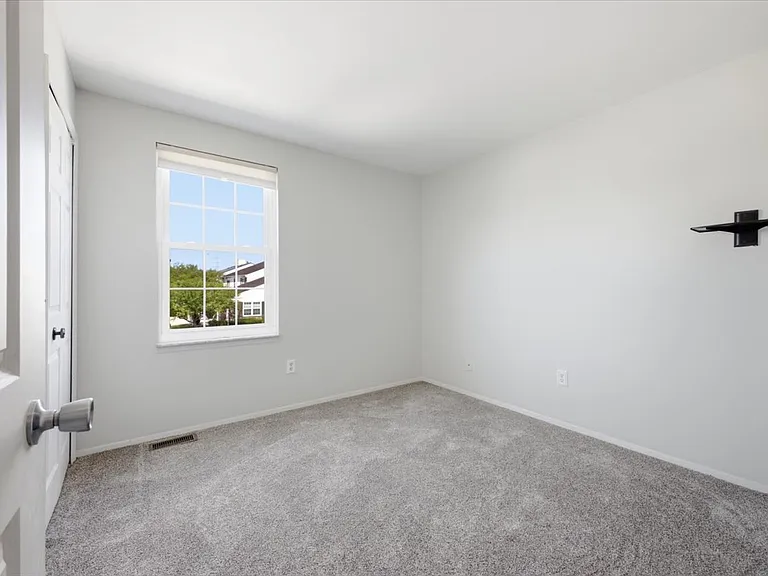 15820 Newport Dr — Photo 21