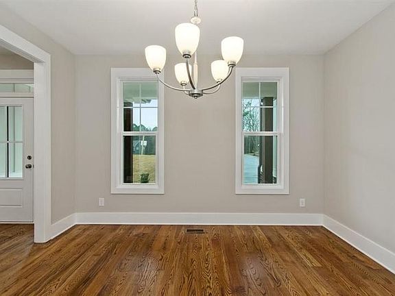 5th image of 13 Pembroke Ln