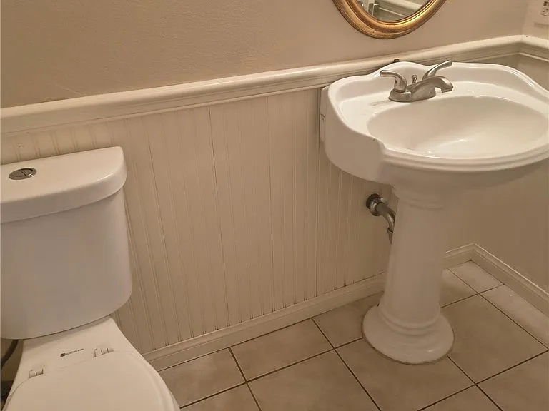 9775 El Paseo Dr — Photo 6