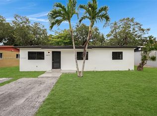 4971 SW 4th St, North Lauderdale, FL 33068