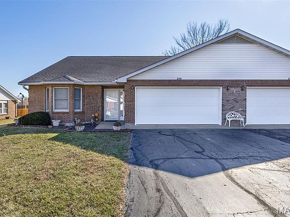 2nd image of 206 Bayberry Ln