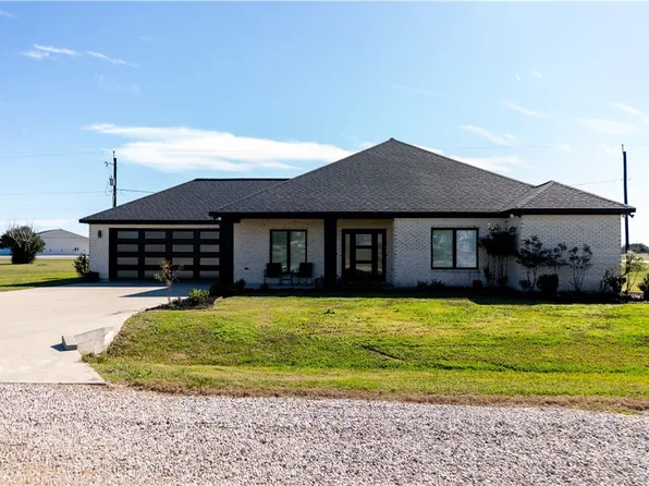 223 Meadowlark Dr, Palacios, TX 77465