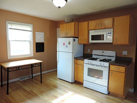 4th image of 1121 E 42nd St