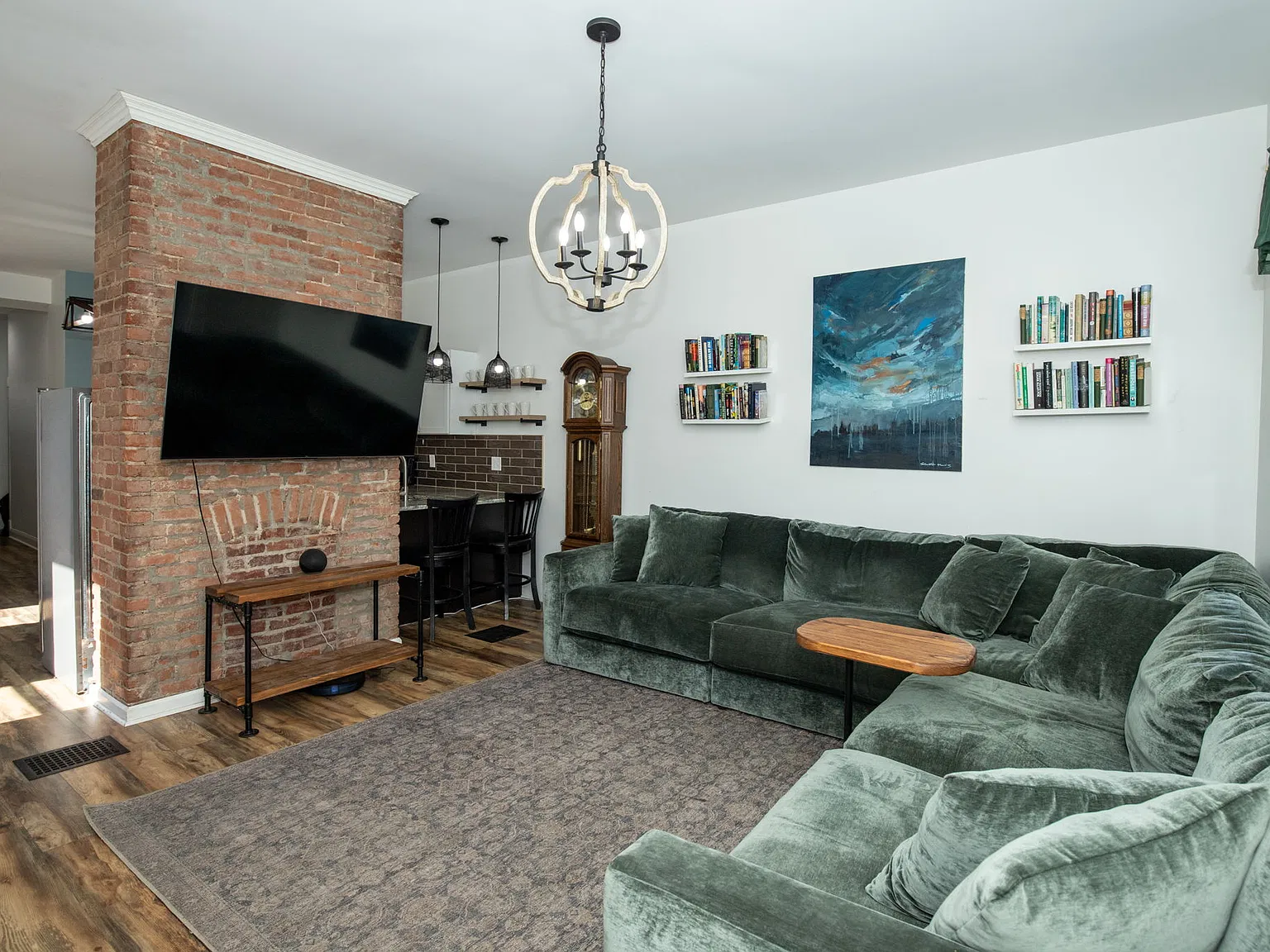 1044 E Kentucky St — Photo 2