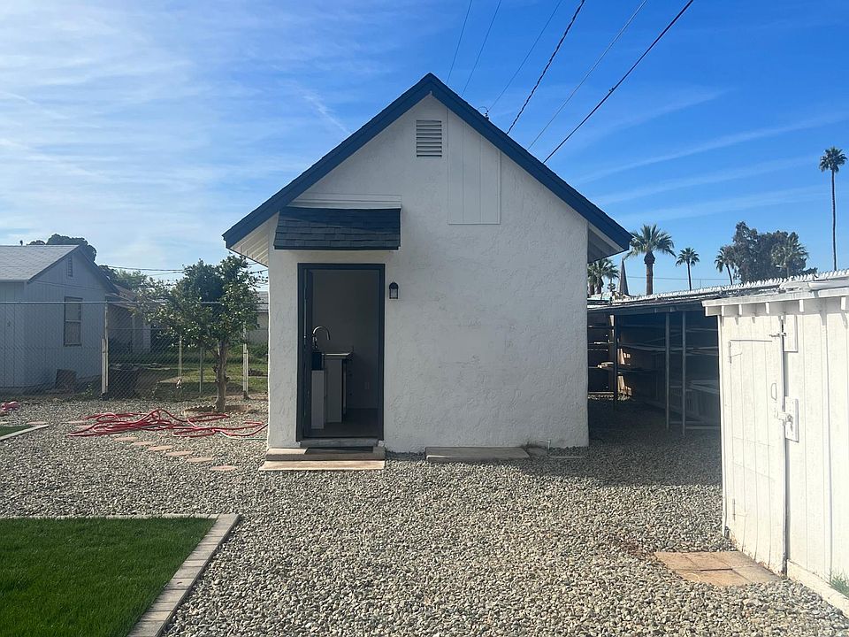 1st image of 514 W 1st St #3