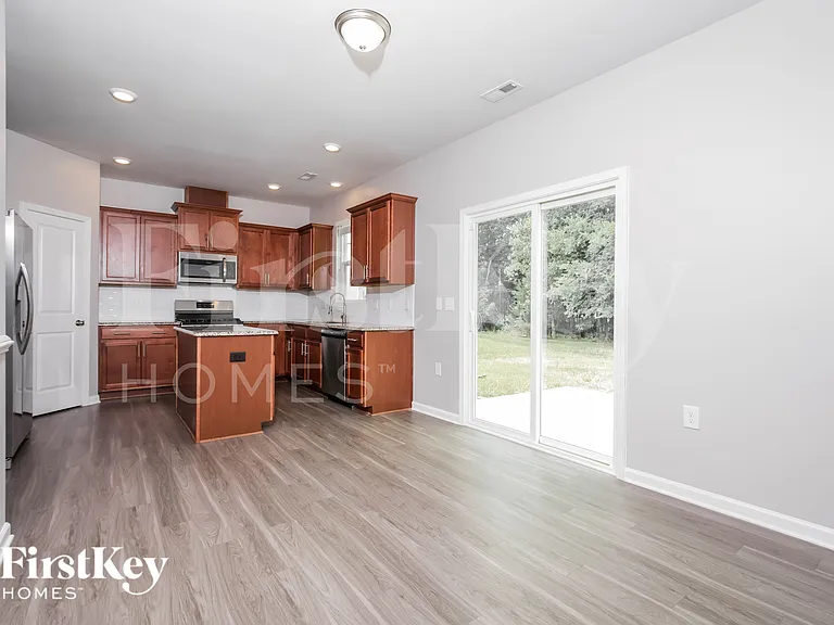 636 Starry Sky Dr — Photo 4