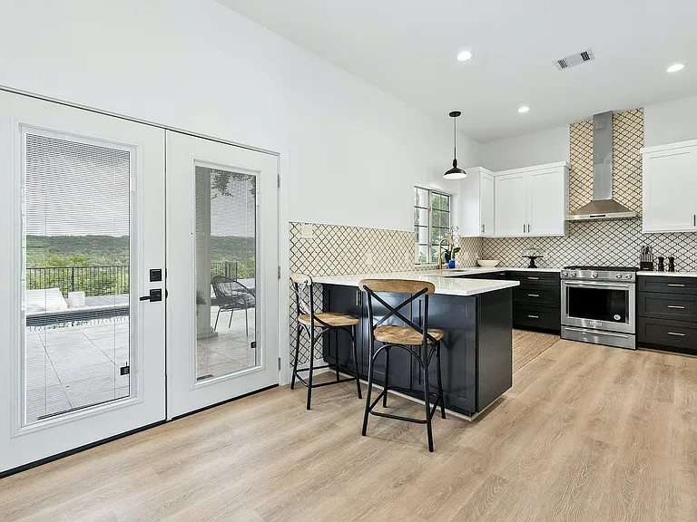 1604 Cliffwood Dr — Photo 12