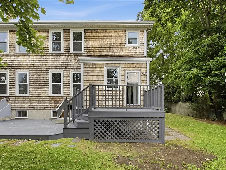 19 Princeton St — Photo 24