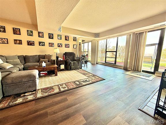 5th image of 85 La Jolla Dr