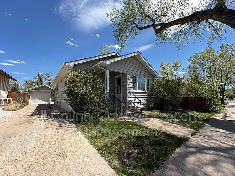 Building Photo - 557 N 8th St