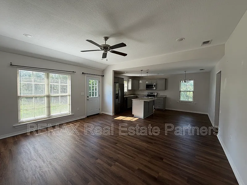 The Oaks — Photo 4