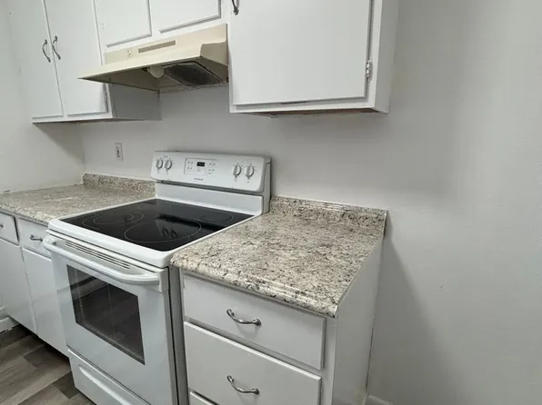 Cedar Crest Apartments