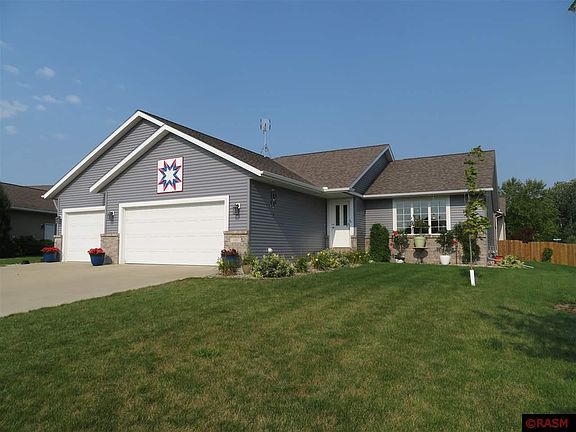 2nd image of 100 Arrowwood Ct