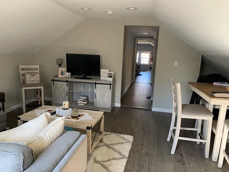 415 N Clinton St #3 — Photo 8