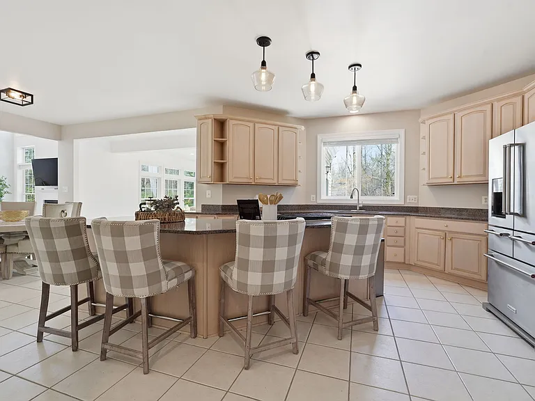 3515 Devon Dr — Photo 4