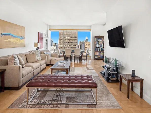 845 United Nations Plz APT 57E, New York, NY 10017