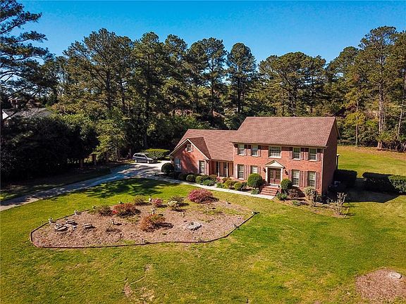 5th image of 131 Fernway Dr
