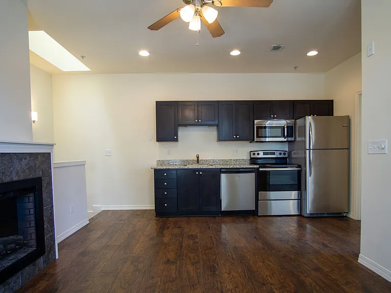 610 SE Spokane St #11 — Photo 5