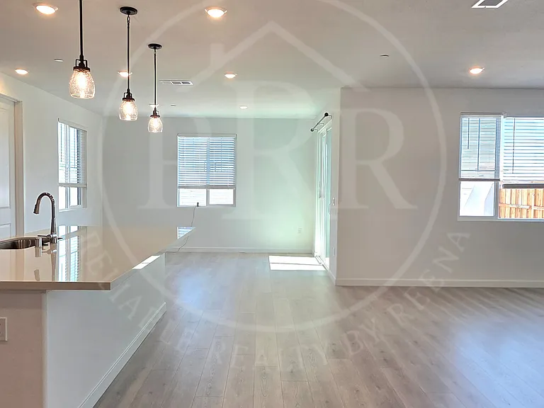 16464 Barnett Ct — Photo 4