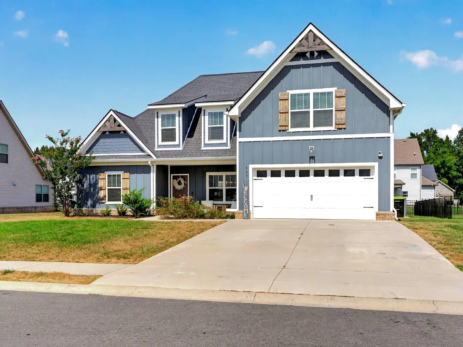 4 bed, 3.5 bath, 2615 sqft, $2,950 — Photo 2