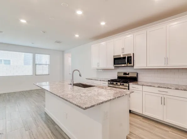 1070 E Marlin Dr, Chandler, AZ 85286