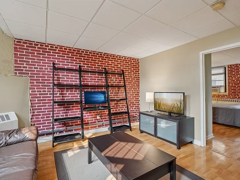 1641 Commonwealth Ave #20 — Photo 6