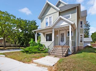 1103 Cherry St, Oshkosh, WI 54901