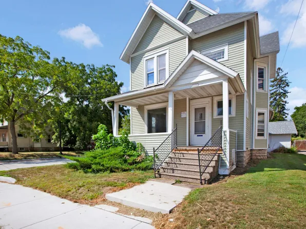1103 Cherry St, Oshkosh, WI 54901