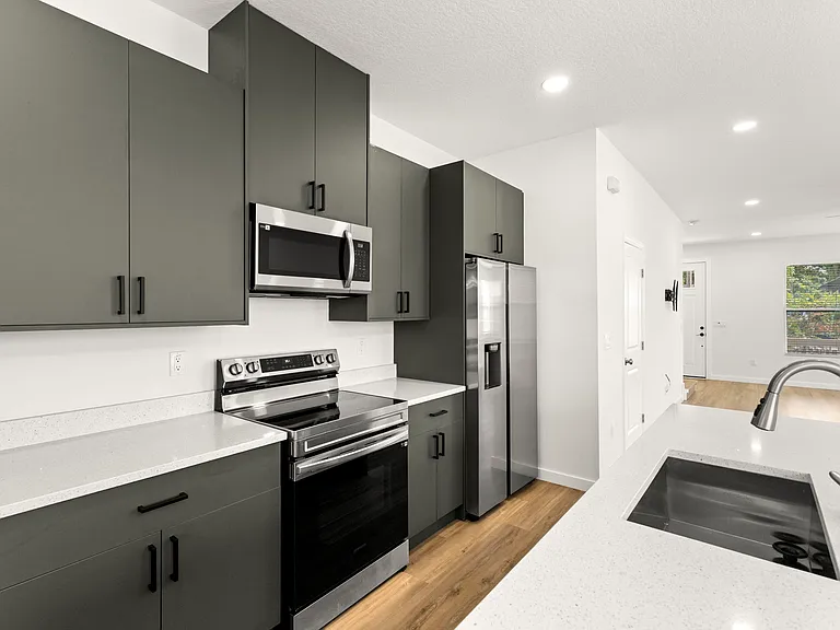 210 E Columbus Dr #1 — Photo 11