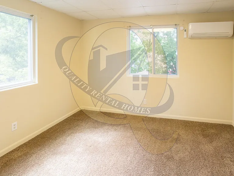 2145 E McLean Ave — Photo 13